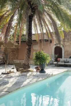 Ferm LIVING Hourglass Pot Groot Ø50 Cm -Woondecoratie 36692 01 40 EnvironmentImage dc71725b19