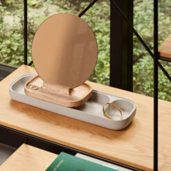 Fritz Hansen Slide Opbergbakje Met Spiegel -Woondecoratie 502341 01 2 EnvironmentImage 222675b82c