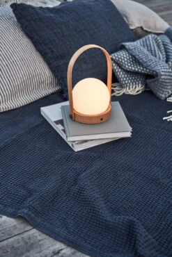 Menu Carrie Lamp Limited Edition -Woondecoratie 515276 01 7 EnvironmentImage 6dbfd70b80