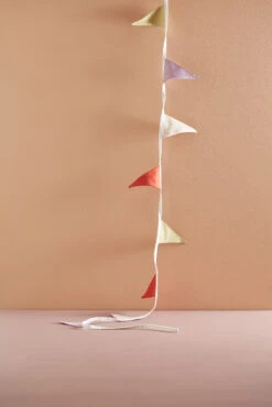 Kid's Concept Kid's Base Vlaggetjesslinger -Woondecoratie 568903 01 11 EnvironmentImage ca6ea43ea5